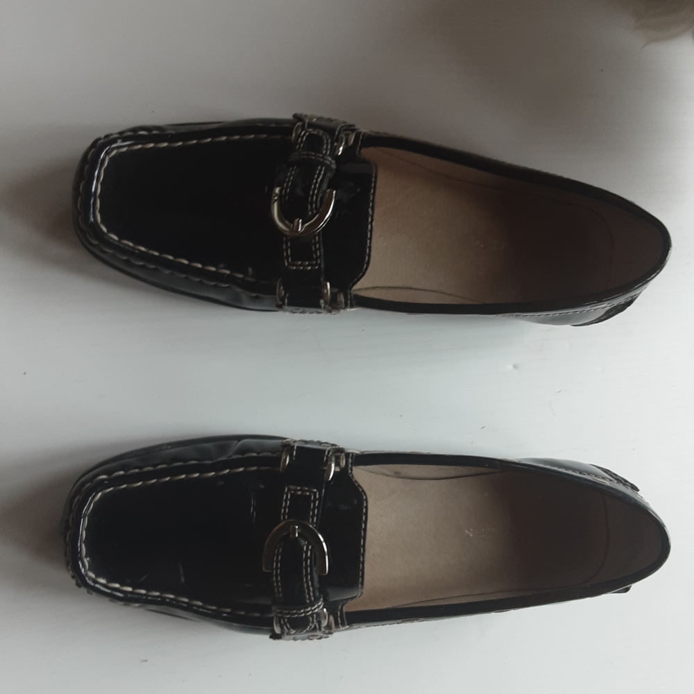 Anne Klein Blue Black Patent Loafers